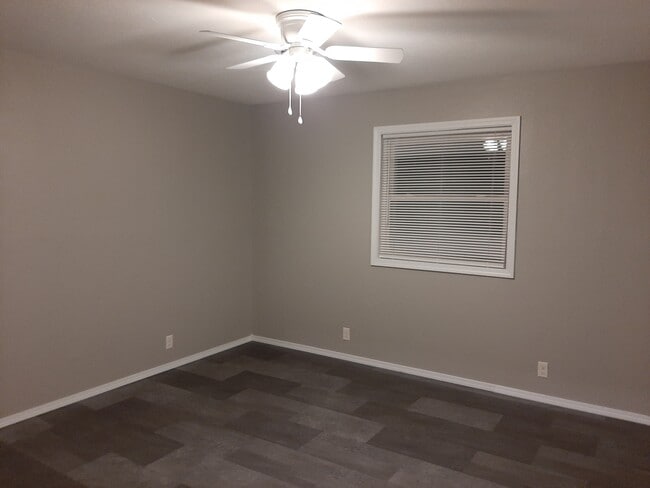 Building Photo - 2 S West St