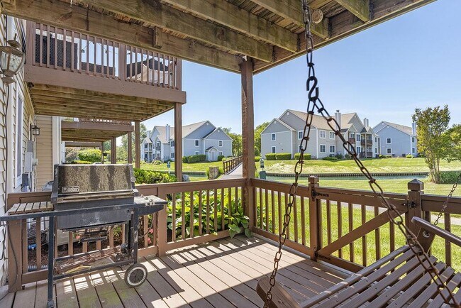 Building Photo - 400 Schooner Way