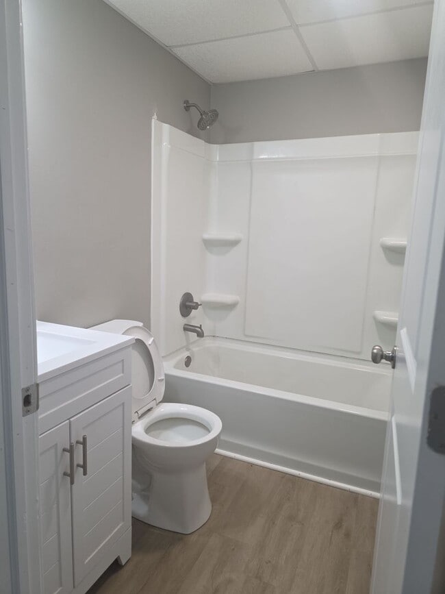 Building Photo - 397 Upper Oakwood Ave