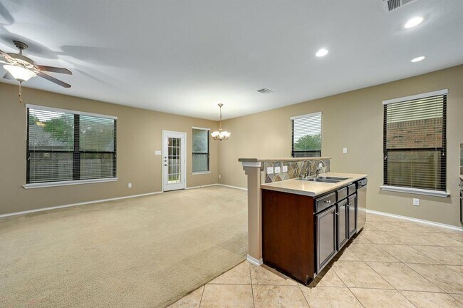 Building Photo - 1029 Hyde Park Dr