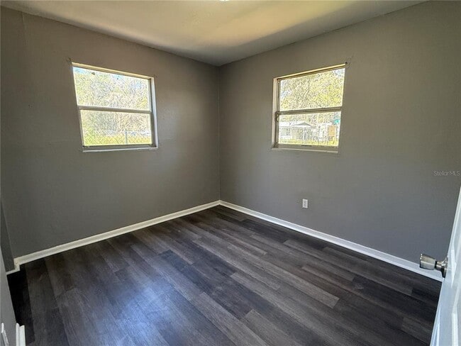 Building Photo - 203 D St
