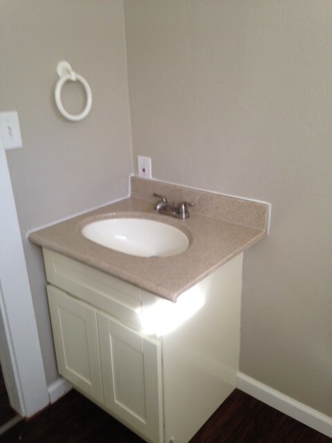 Building Photo - North Morgan Hill 2 Bedroom Available Now!