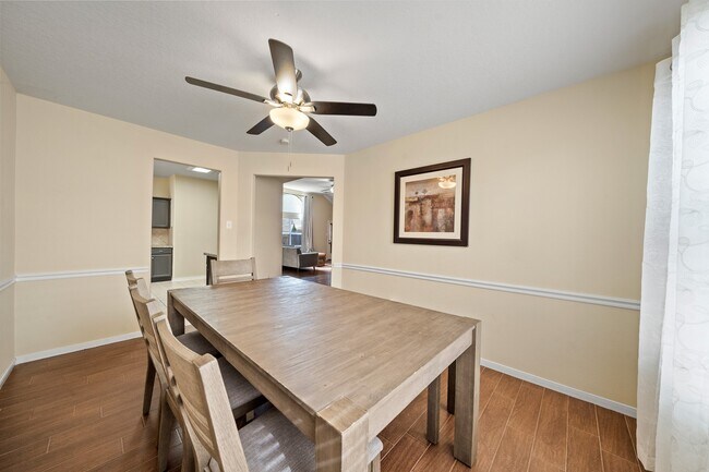 Building Photo - 15519 Elm Leaf Pl