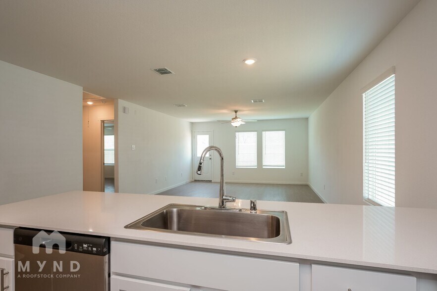 Building Photo - 2712 Mistwood Dr