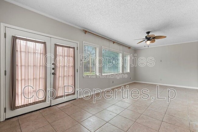 Building Photo - 6414 Maverick Oak Dr