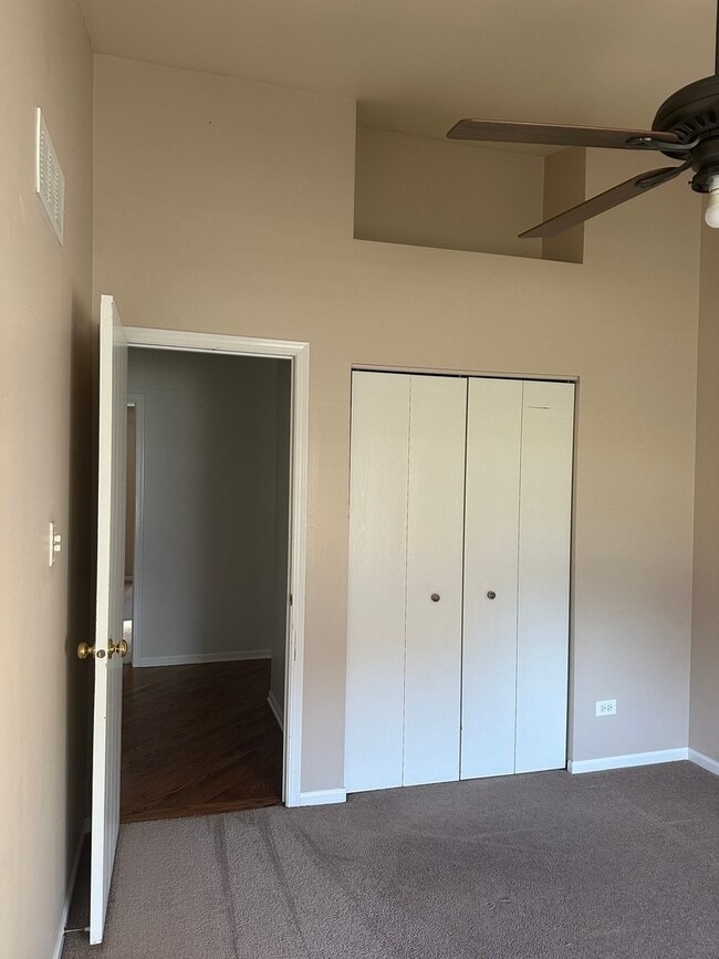 Building Photo - 1211 Bluejay Ln