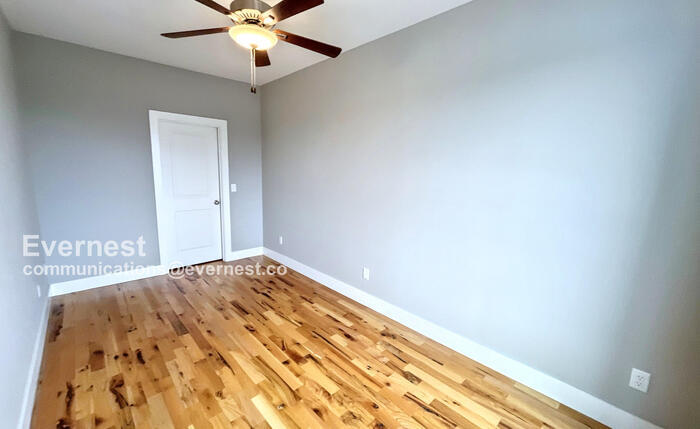 Building Photo - 1067 Montague Pl