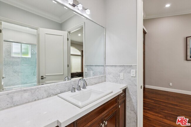 Building Photo - 27048 Triumph Ave