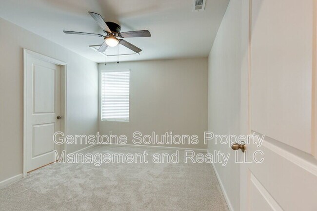 Building Photo - 2057 Westchester Dr