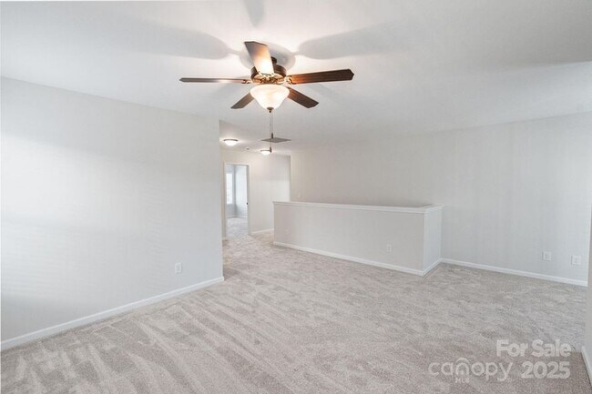 Building Photo - 2076 Waverly Ct