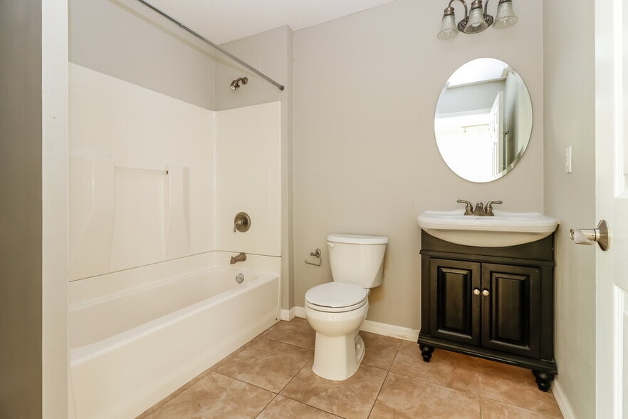 Building Photo - 5528 Jobeth Dr