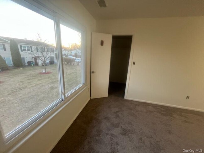 Building Photo - 816 Temple Hill Rd