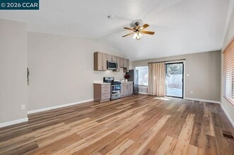 Building Photo - 3592 Hillcrest Rd