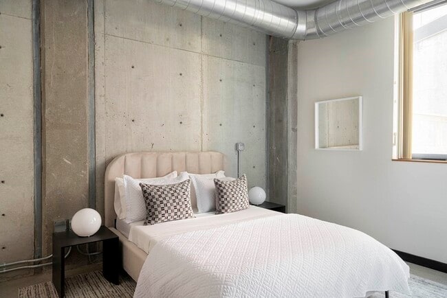 Building Photo - 1060 Broadway