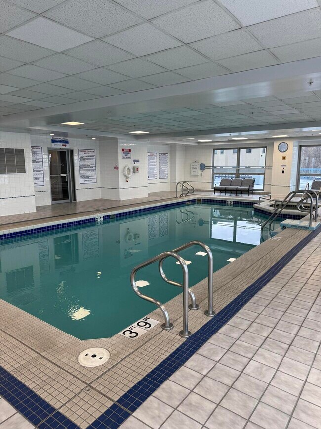 Building Photo - 1660 N Prospect Ave