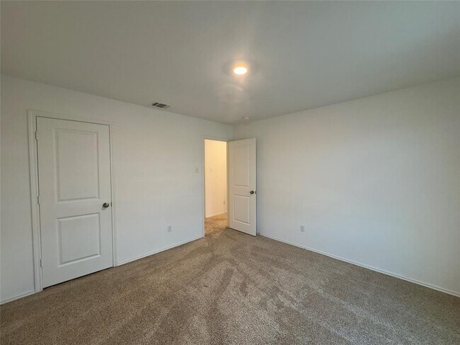 Building Photo - 512 Gabbro Gdns