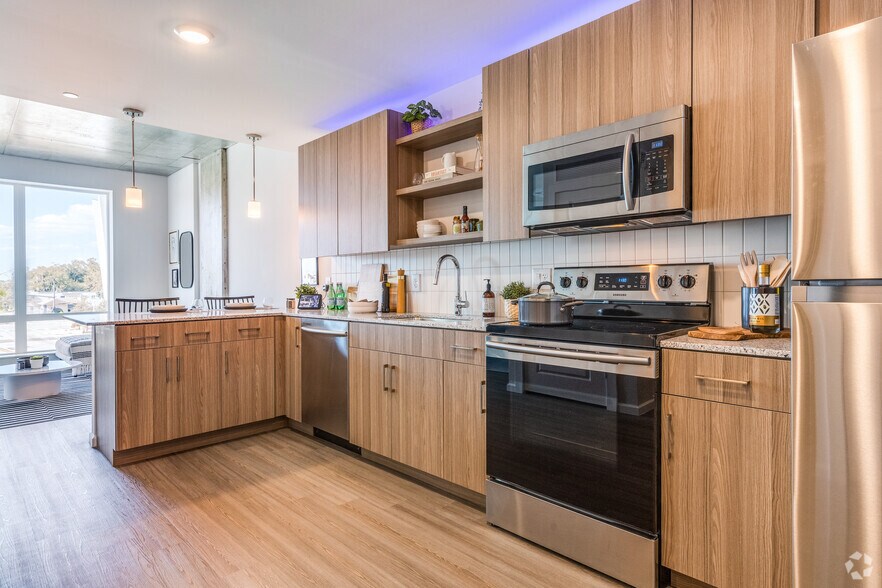 The Julian Orlando Apartments 480 N Terry Ave Orlando FL 32801