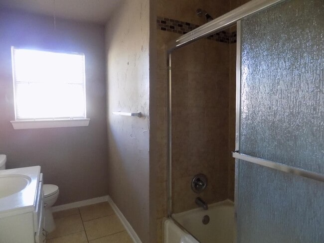 Building Photo - 1016 Billie Ruth Ln