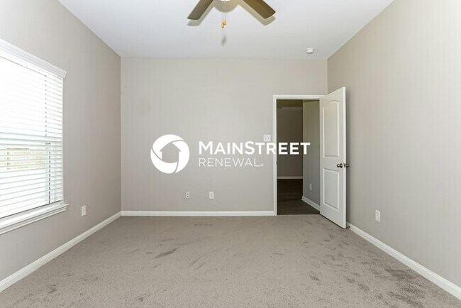 Building Photo - 5 Bedroom Pet-Friendly Home in Magnolia, TX with Main Street Renewal