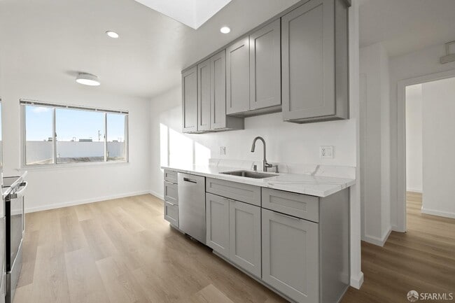 Building Photo - 3100 Taraval St