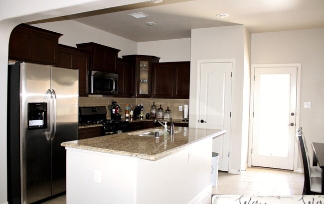Building Photo - BEAUTIFULLY MAINTAINED EASTSIDE HOME AVAILABLE