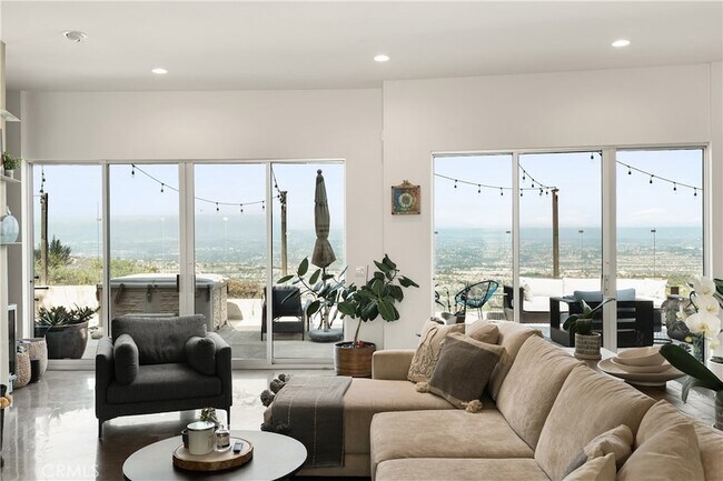 Building Photo - 3230 Tyrol Dr