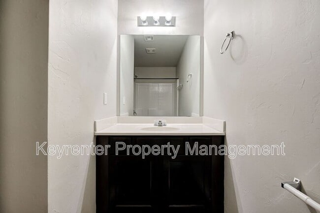 Building Photo - 3533 SE 94th St