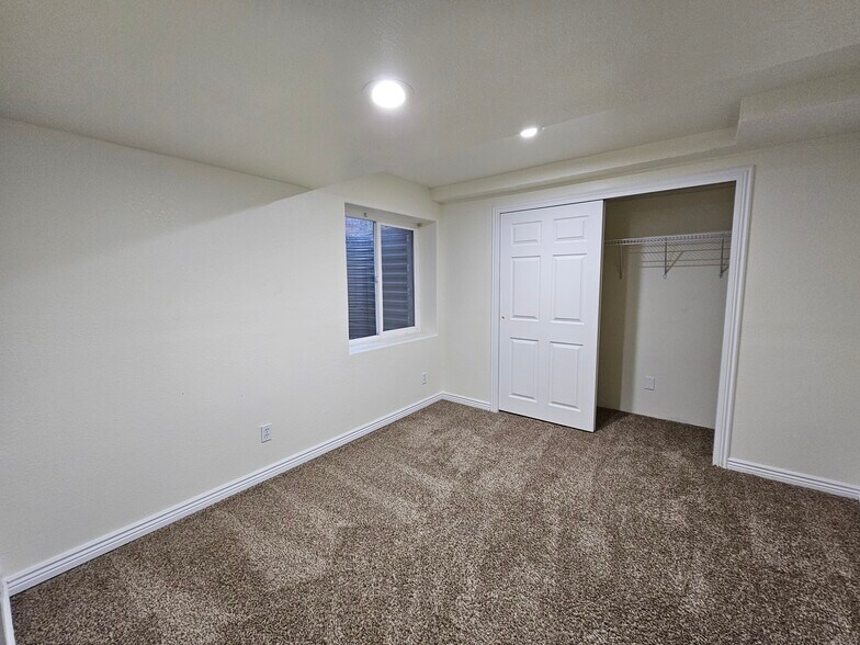 Building Photo - 4672 Saddle Ridge Dr