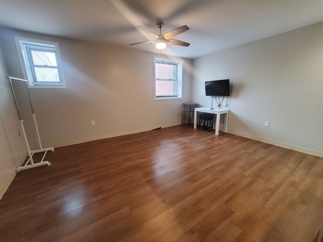 Building Photo - 643 Washington St