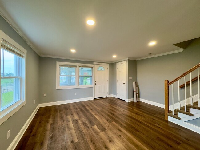 Building Photo - 2113 Larkhall Rd