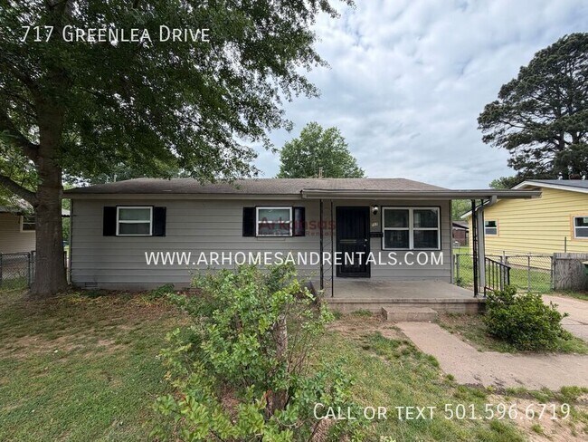 Building Photo - 717 Greenlea Dr