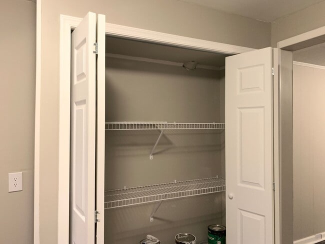 Building Photo - Newly Renovated 2 Bedroom with a walk-through Home in Carlisle