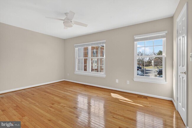 Building Photo - 8 Suncroft Ct