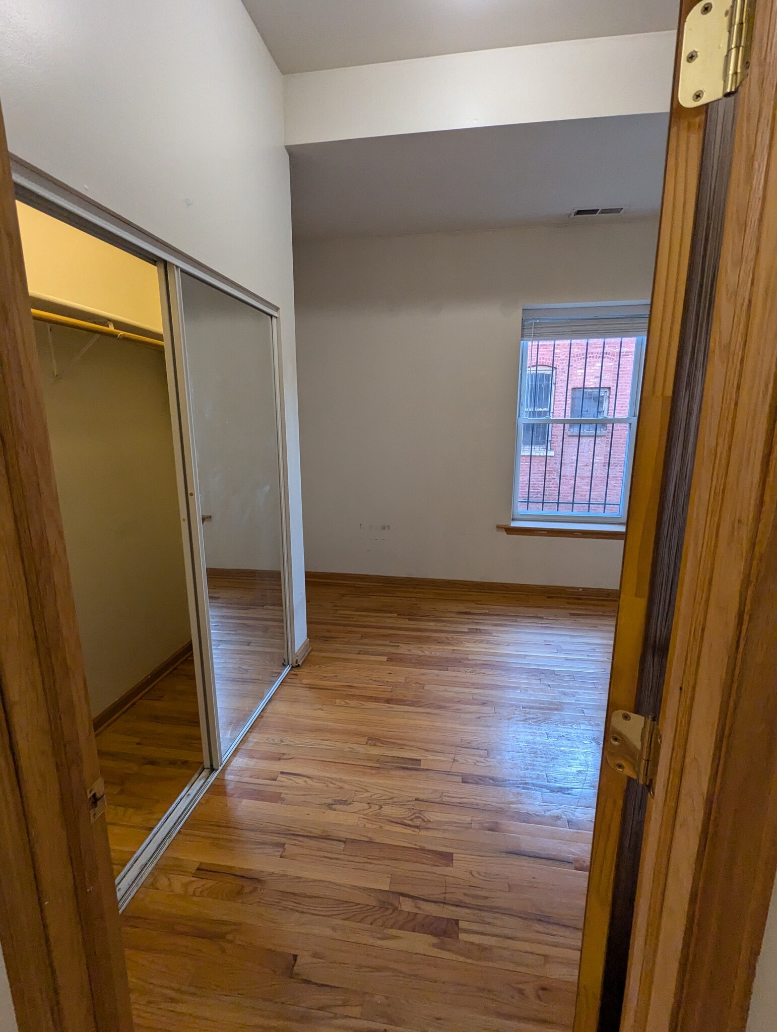 2nd Bedroom - 3212 W Warren Blvd