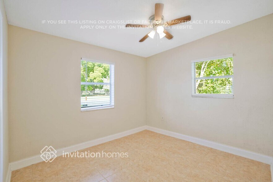 Building Photo - 5095 NE 17th Dr