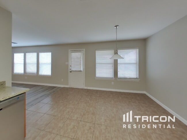 Building Photo - 1136 Honeywell Dr