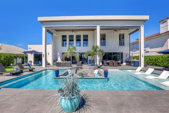 Building Photo - 1161 Pine Point Rd