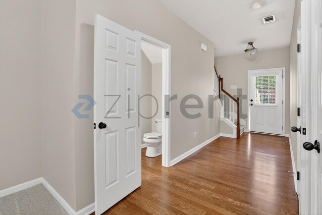 Building Photo - Unit 1
