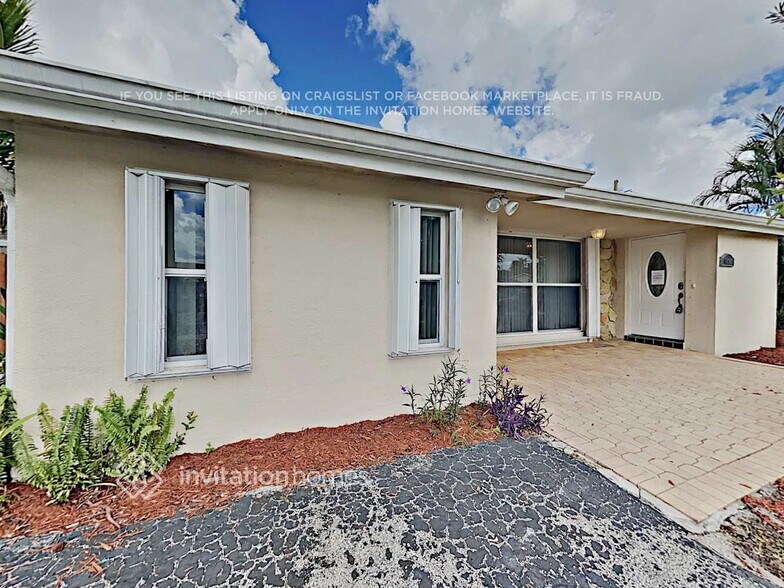 Building Photo - 1195 NW 92nd Ave