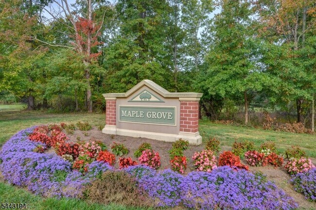 Building Photo - 230 Vasser Dr