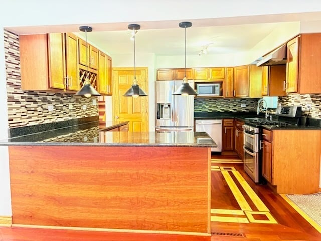 Building Photo - 245 Sunset Dr