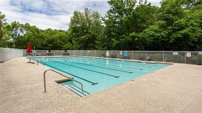 Building Photo - 8895 Club River Dr