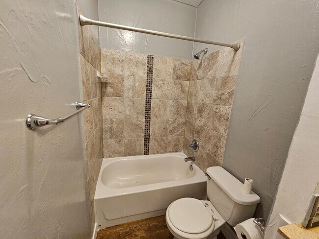 Building Photo - 1807 E 37th Ave