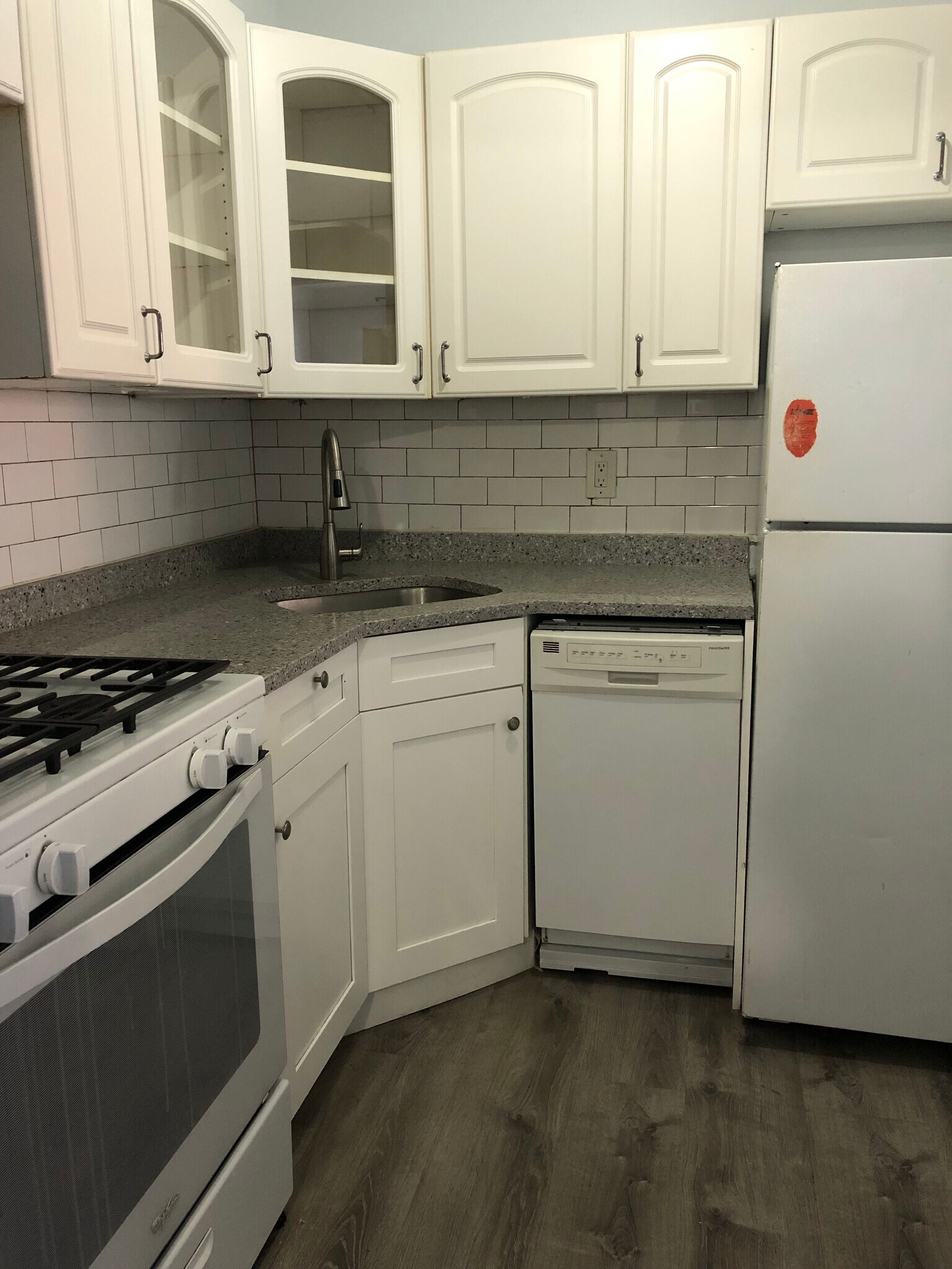 Building Photo - 26 Circuit Rd