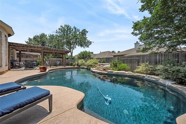 Building Photo - 14936 Thatcher Dr