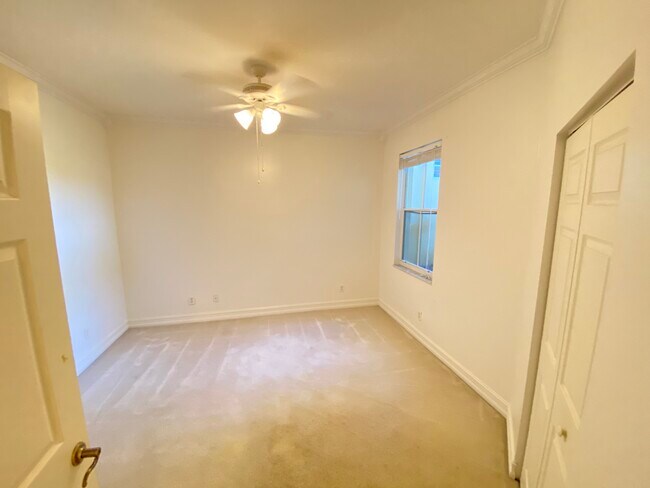 Building Photo - WCR CONDO
