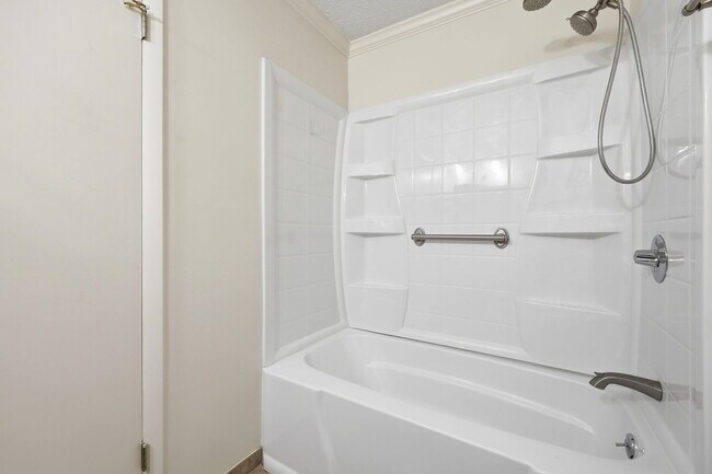 Building Photo - 5914 Ormskirk Dr