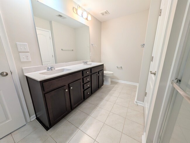 Building Photo - 129 Goldenrod Cir