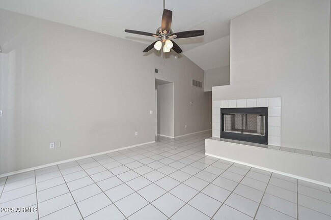 Building Photo - 7101 W Beardsley Rd