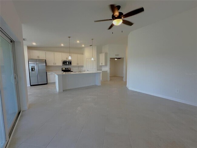 Building Photo - 14271 Heritage Landing Blvd